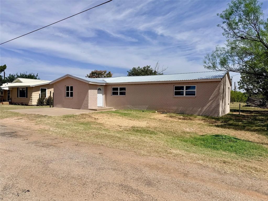 424 W Santa Fe Avenue, Aspermont