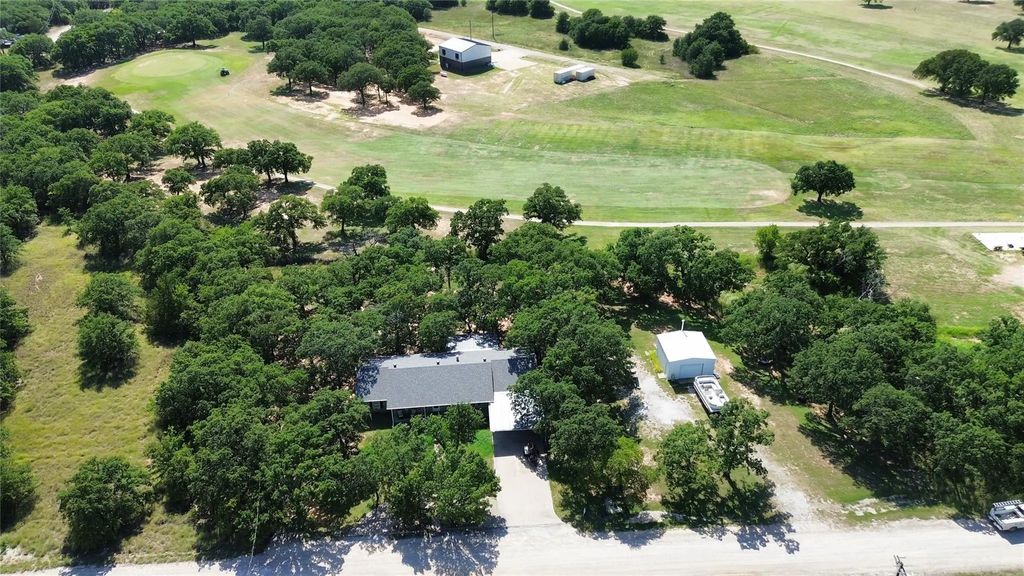 151 Country Club Drive, Nocona