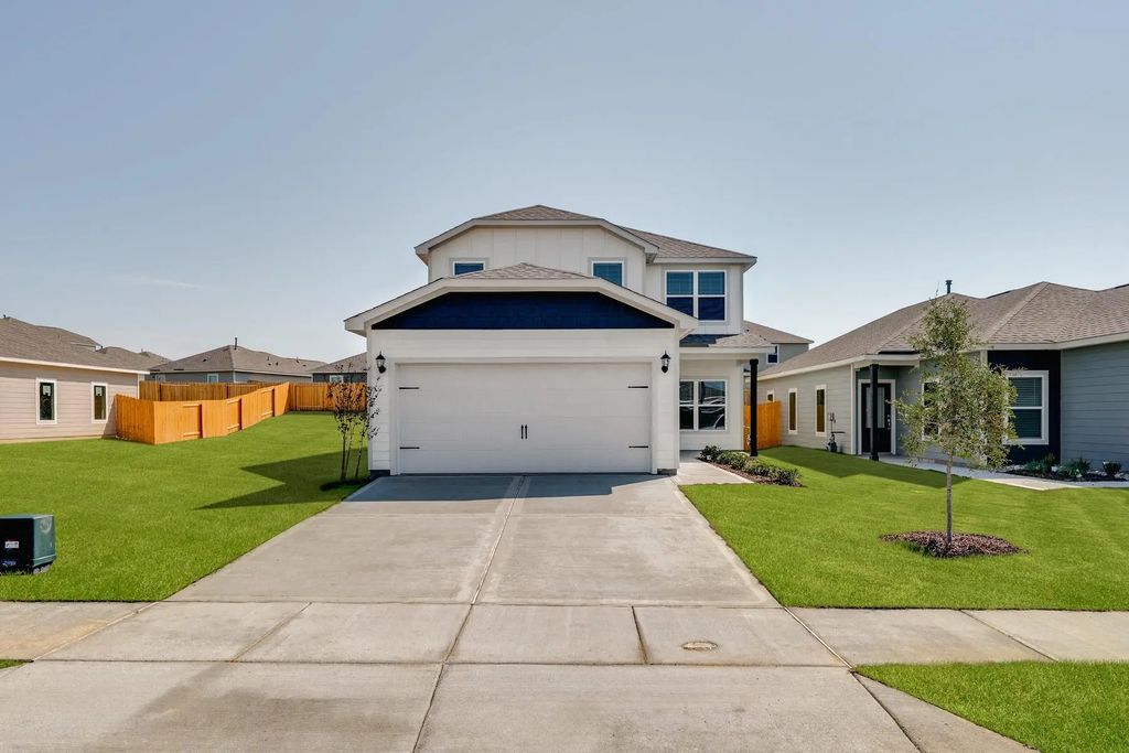 8445 White Wolf Trail, Ponder