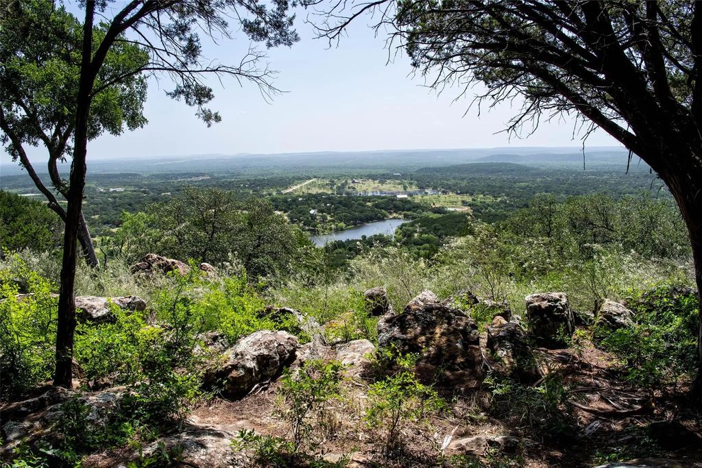 235 Big Bear Loop, Strawn