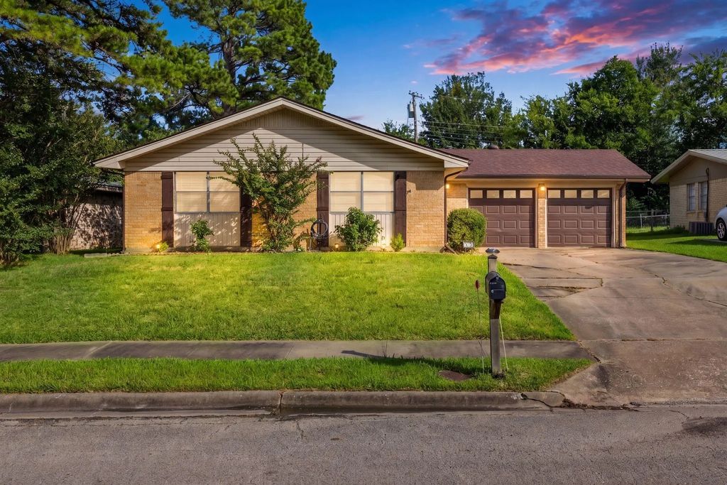5213 Hilltop Drive, Greenville