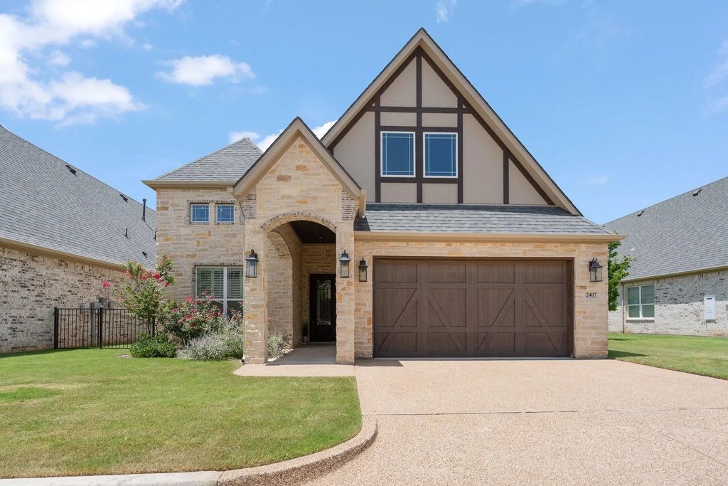 2407 Vineyard Drive, Granbury
