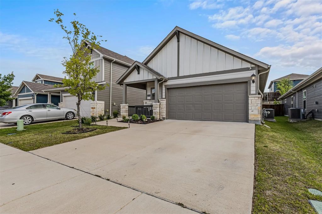 2224 Cliff Springs Drive, Forney