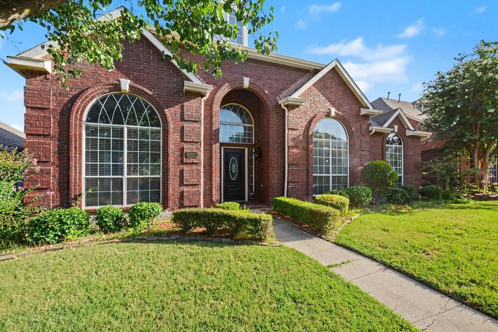 1027 Creek Bend, Carrollton