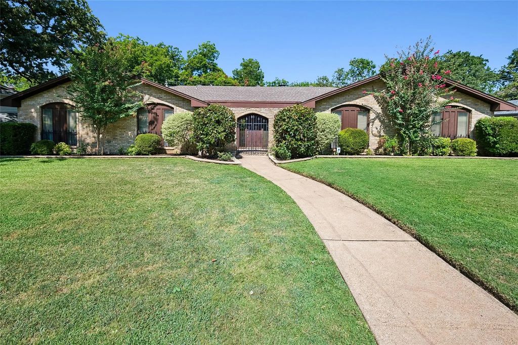 1204 Springwood Court, Euless