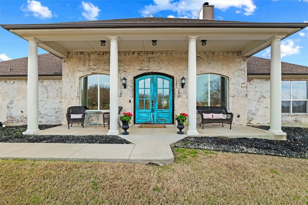 128 E Remuda Court, Fort Worth