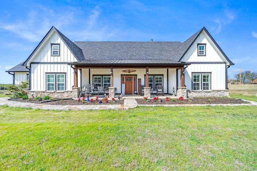 4886 County Road 1037, Celeste