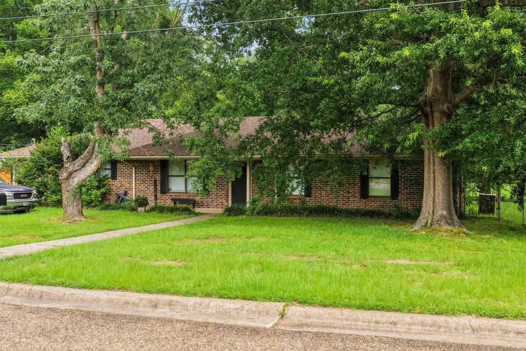 206 Carr Drive, Mount Pleasant