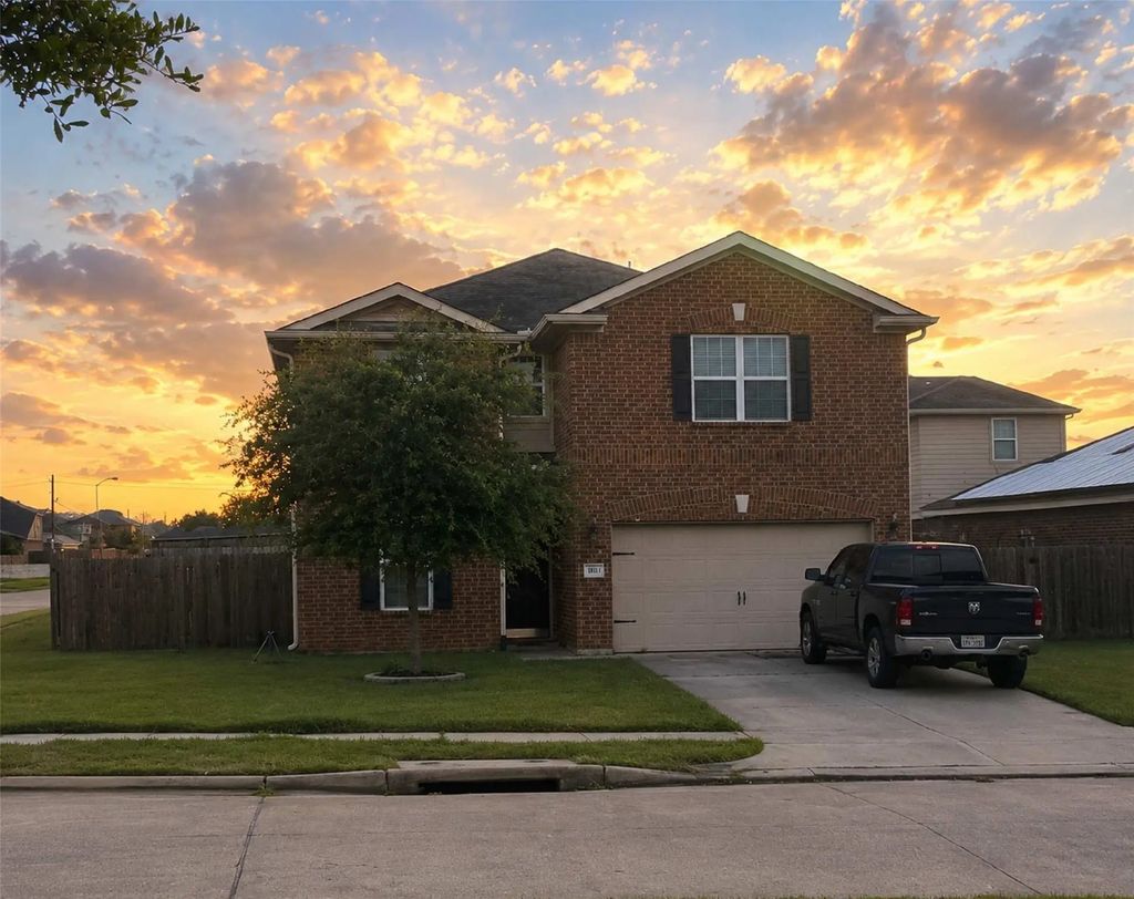 111 Golden Eagle Court, La Marque