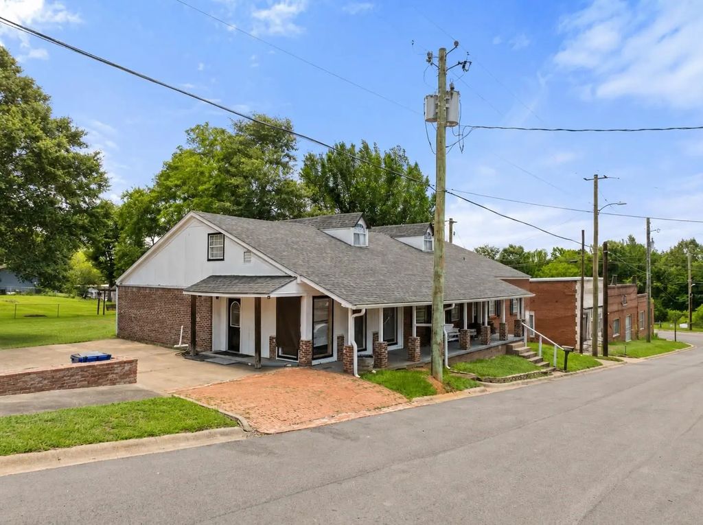 110 Church Street, Winona