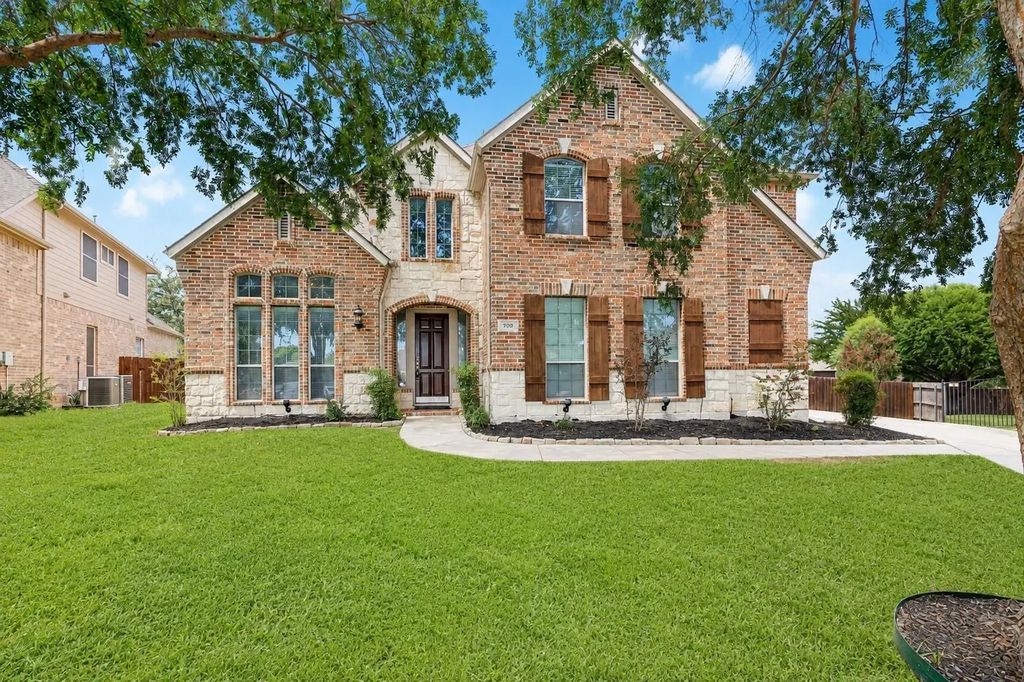 700 Crown Court, Keller