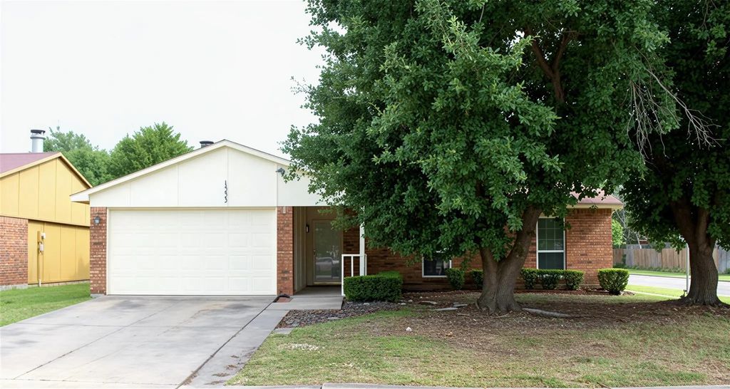 1533 Santa Fe Trail, Grand Prairie