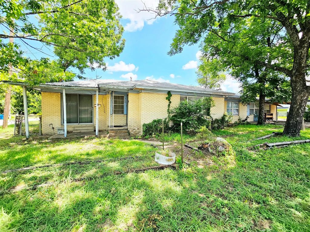 310 W Milam Street, Mexia