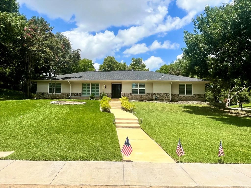 313 Santa Clara Street, Irving