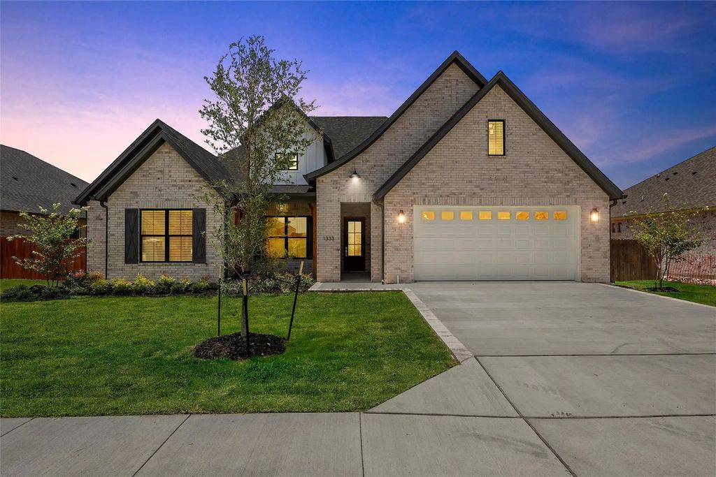 1333 Tahonta Drive, Hewitt