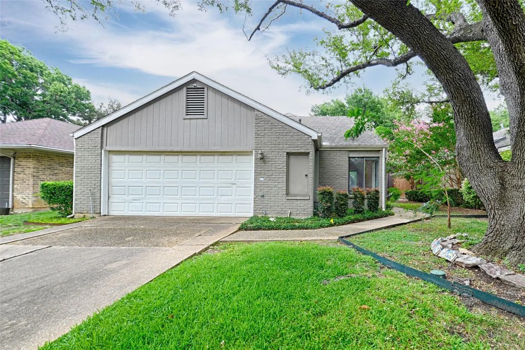 14900 Le Grande Drive, Addison
