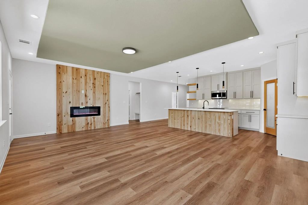 745 W Marshall, Cooper