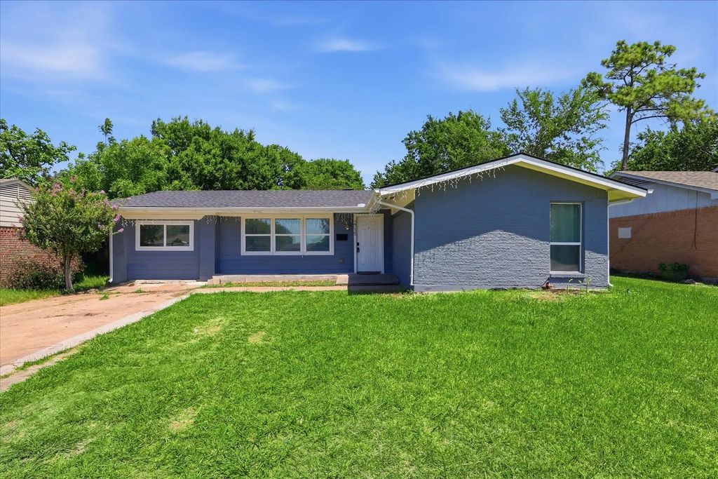 2715 Cary Drive, Mesquite