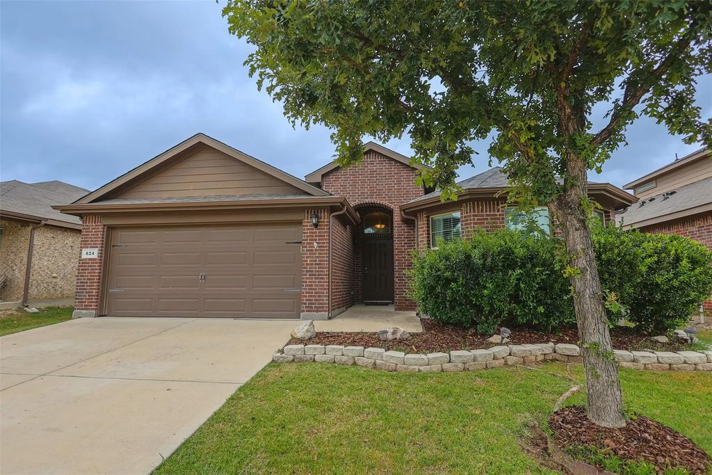 624 River Rock Drive, Azle