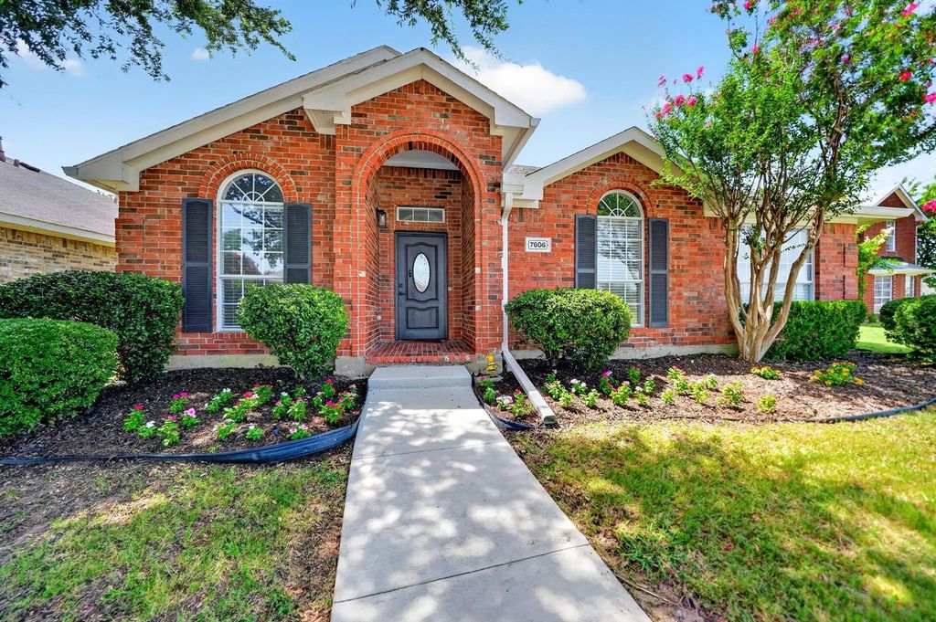 7606 Harbor Drive, Rowlett