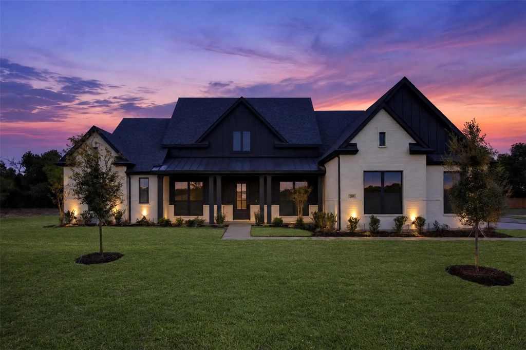 209 Samir Lane, Waxahachie