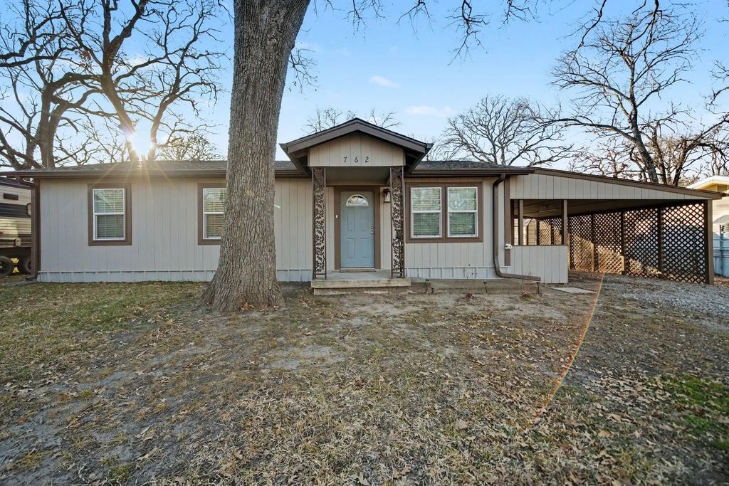 762 Oak Leaf Trail, East Tawakoni