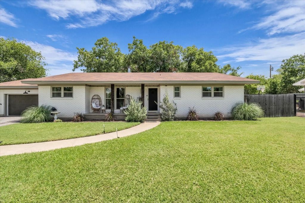 801 Gaywood Drive, Woodway