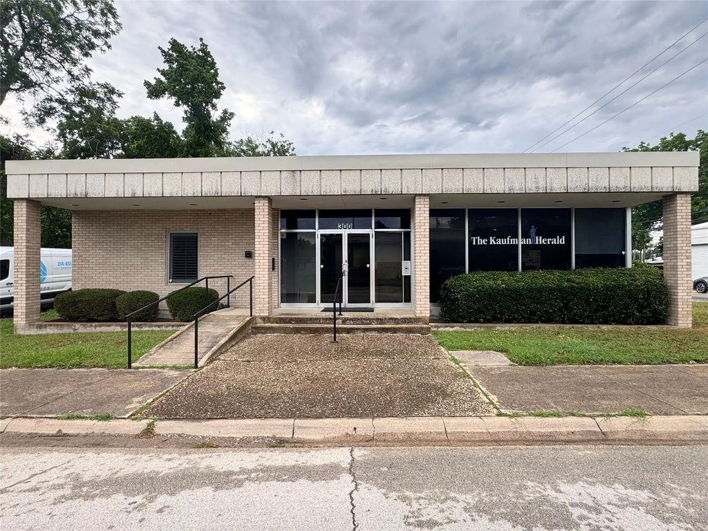 300 N Washington Street, Kaufman