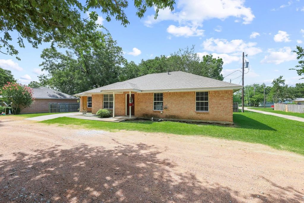 207 W South Street, Whitesboro