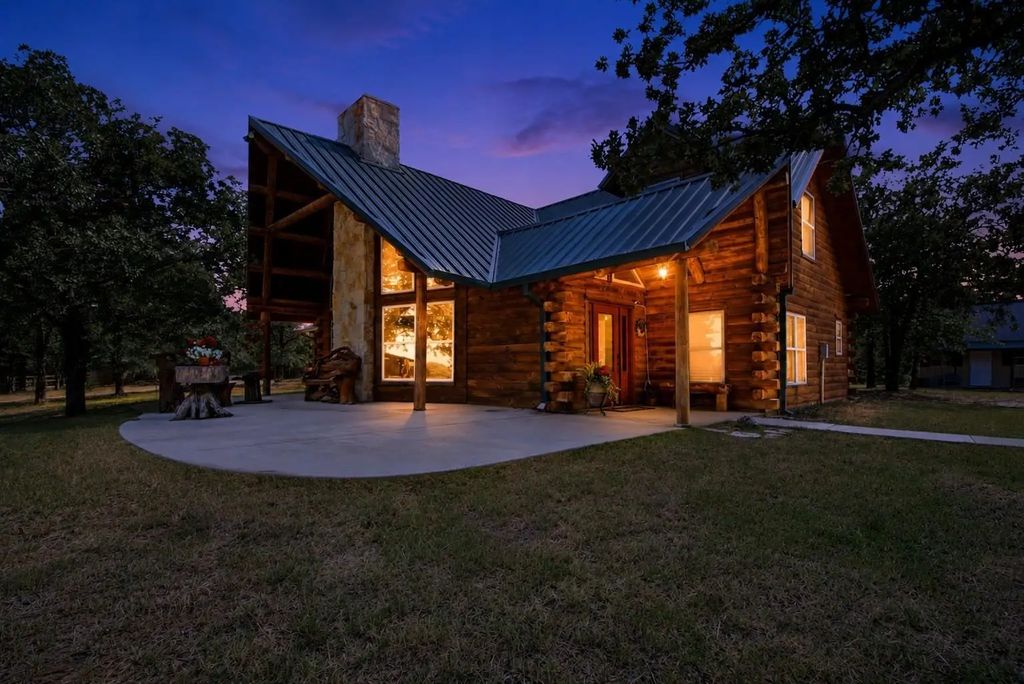 175 Private Road 3708, Paradise