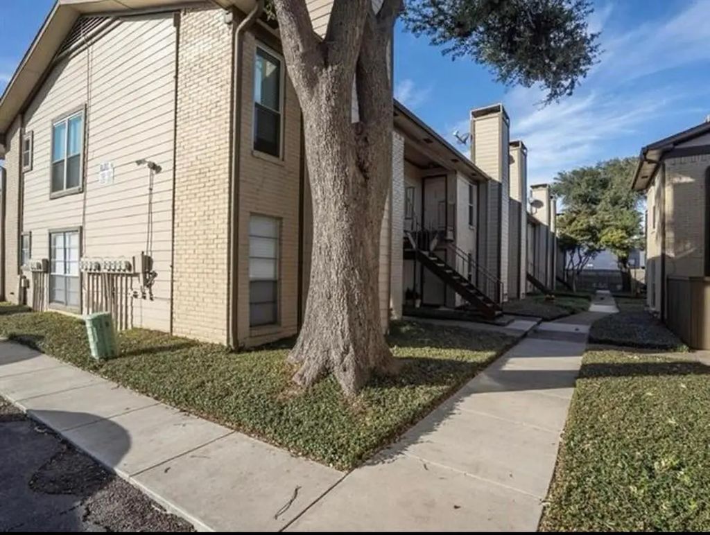 10650 Steppington Drive 122, Dallas