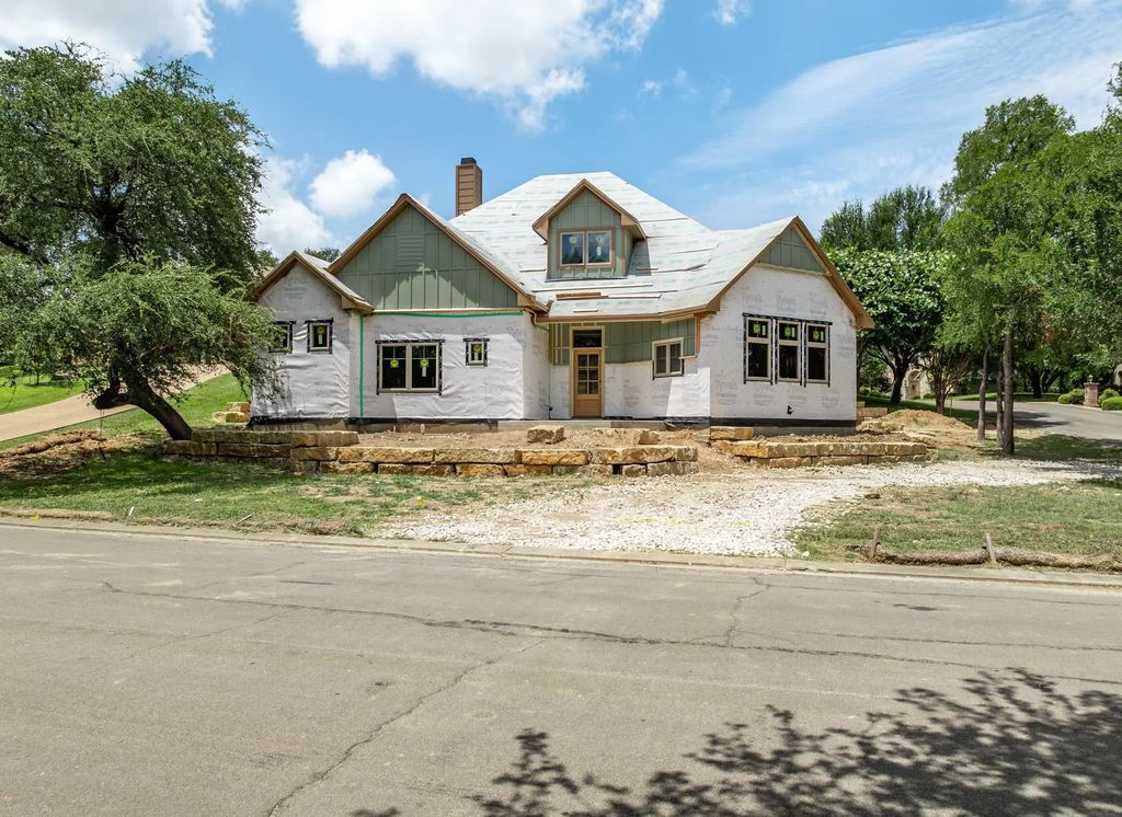 416 Keys Creek Drive, Waco