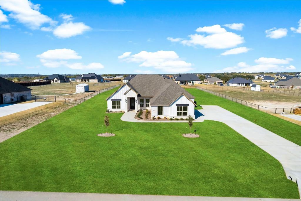1061 Uplift Drive, Weatherford