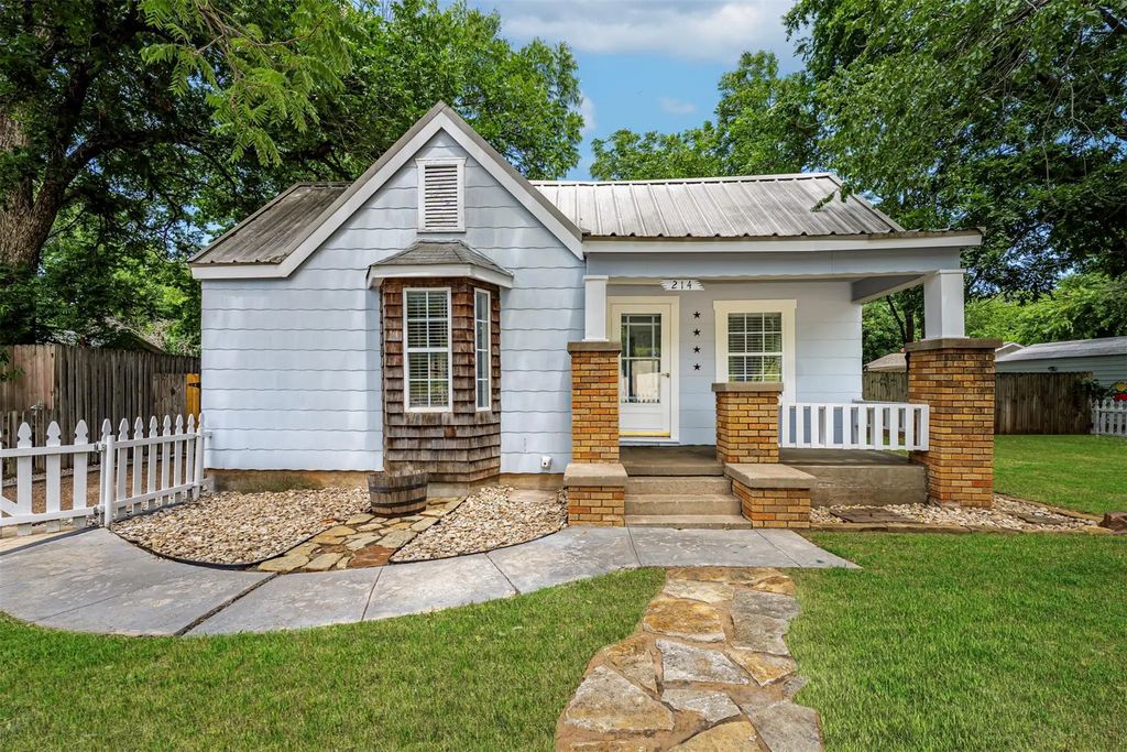 214 Churchill Road, Fort Worth