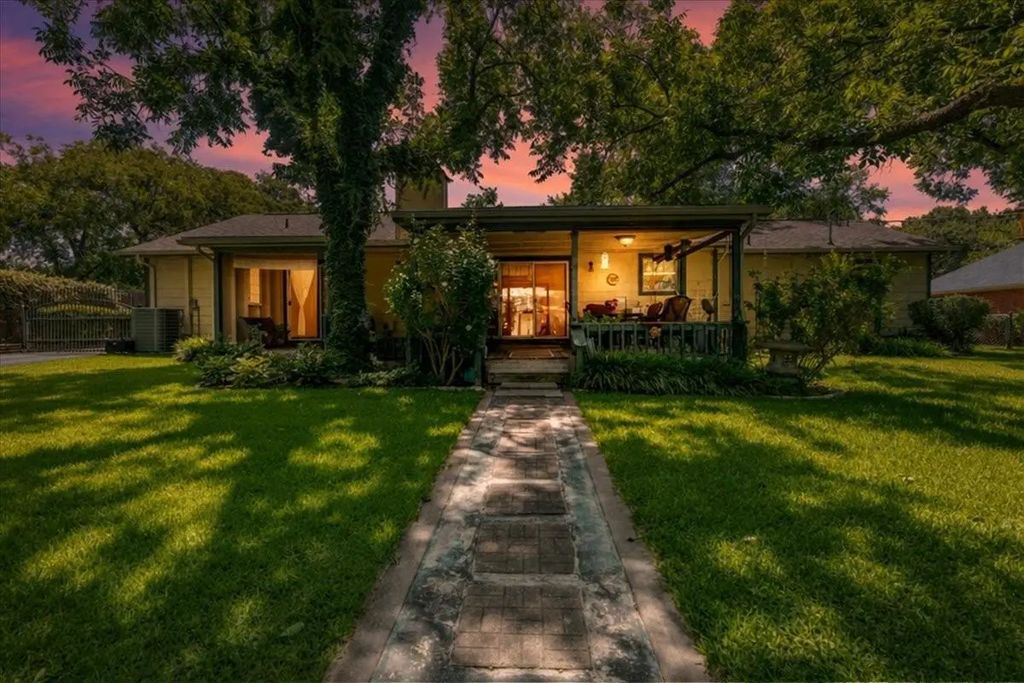 3908 Bandera Drive, De Cordova