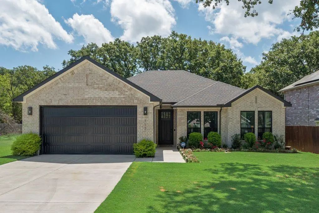 112 Indian Oaks Trail, West Tawakoni