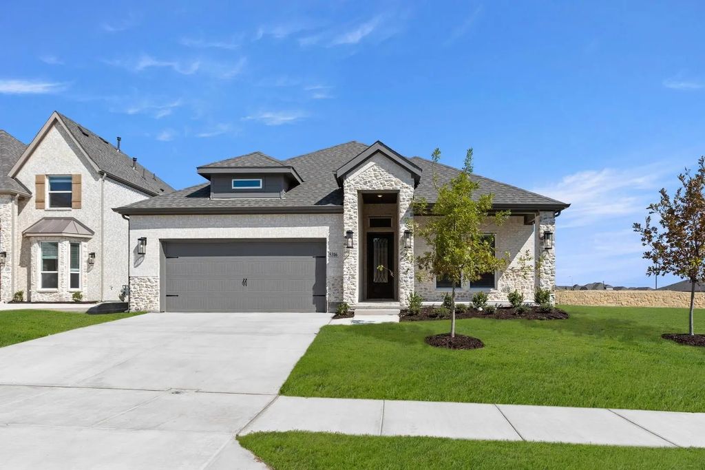 5316 Blue Cypress Drive, Fort Worth