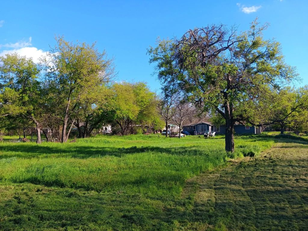 508 E College Avenue, Comanche