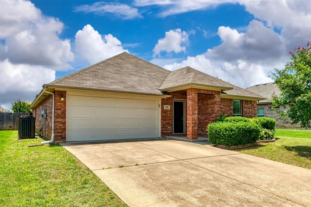 1200 Sierra Blanca Street, Fort Worth