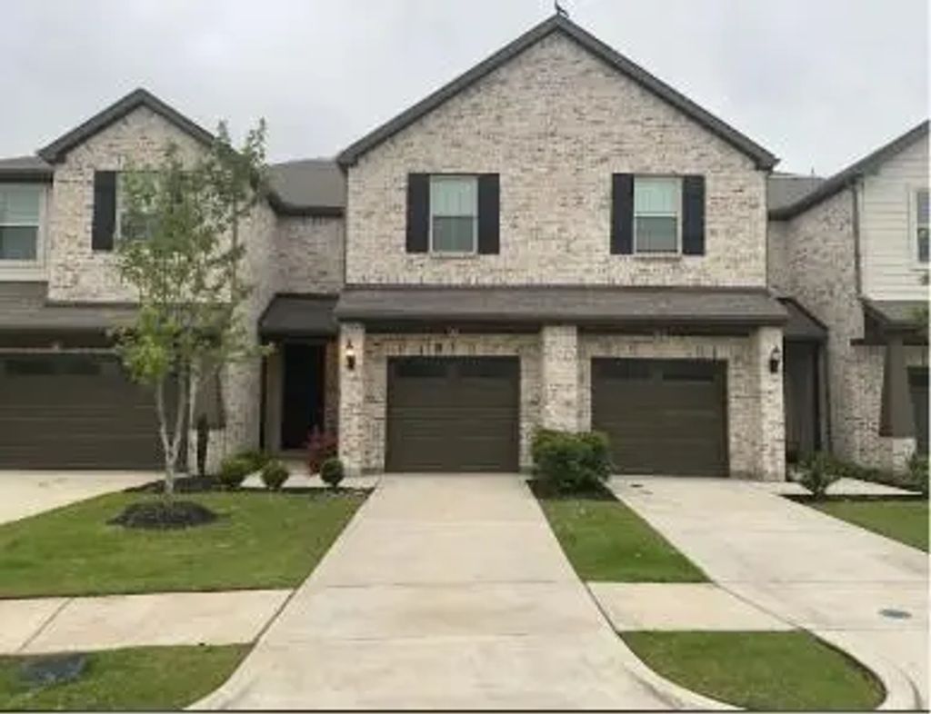 742 Bonnet Trail, Arlington