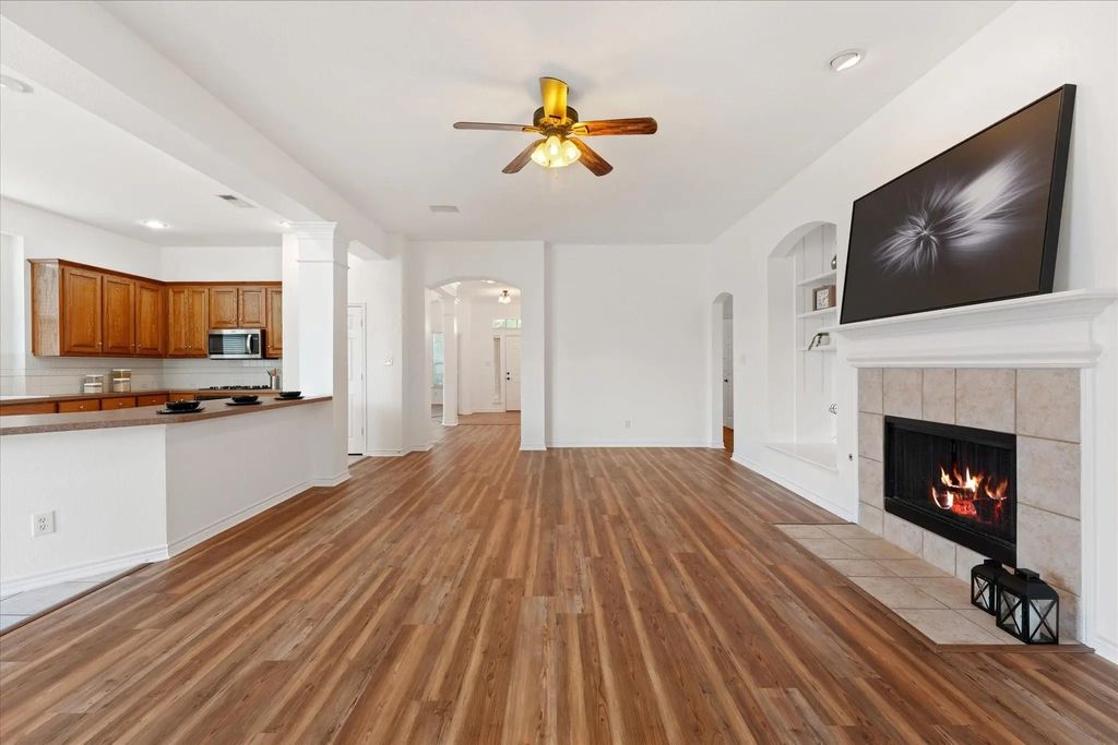 2308 Laura Elizabeth Trail, Mansfield