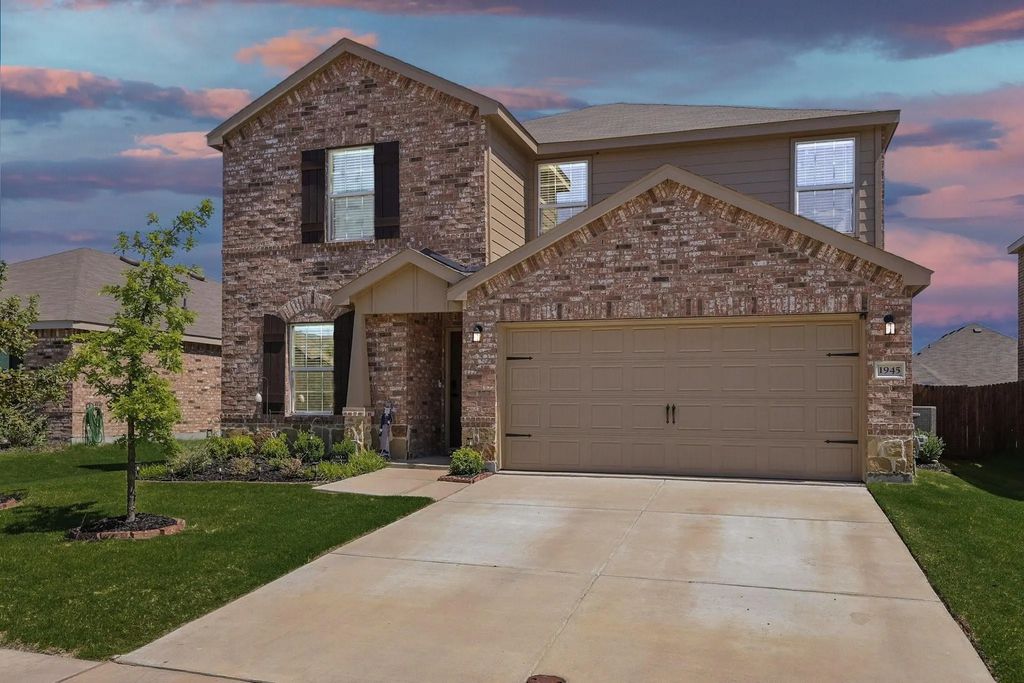 1945 Huisache Street, Royse City