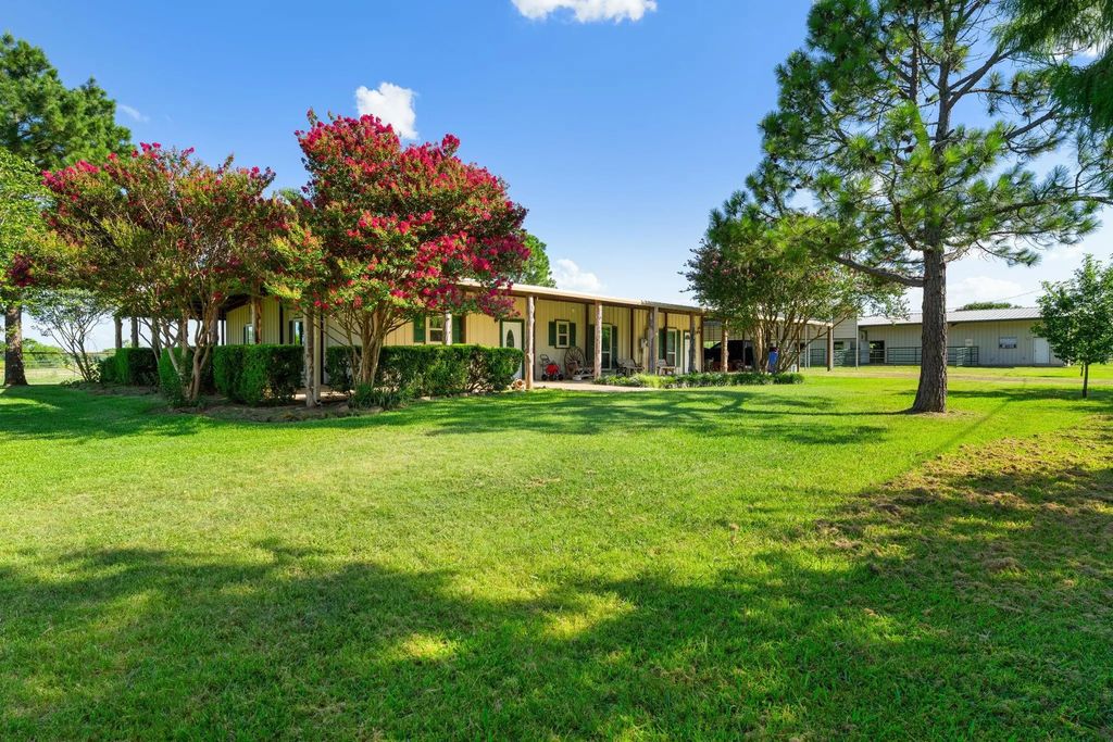 14054 County Road 352, Terrell