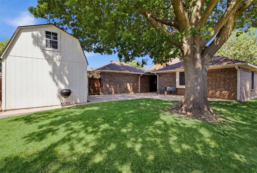 2701 Beau Drive, Mesquite