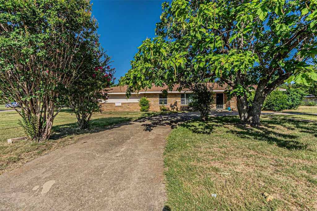 3200 Grady Street, Forest Hill