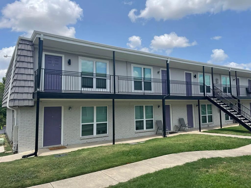 2200 W Lowden Street 3, Fort Worth