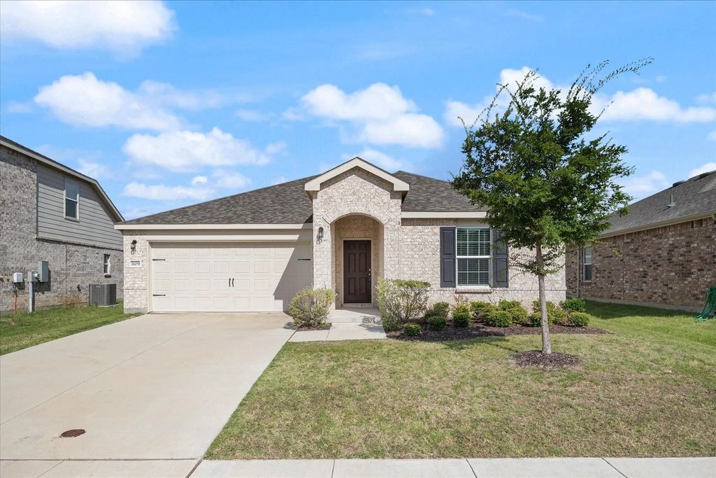 1609 Silas Drive, Forney