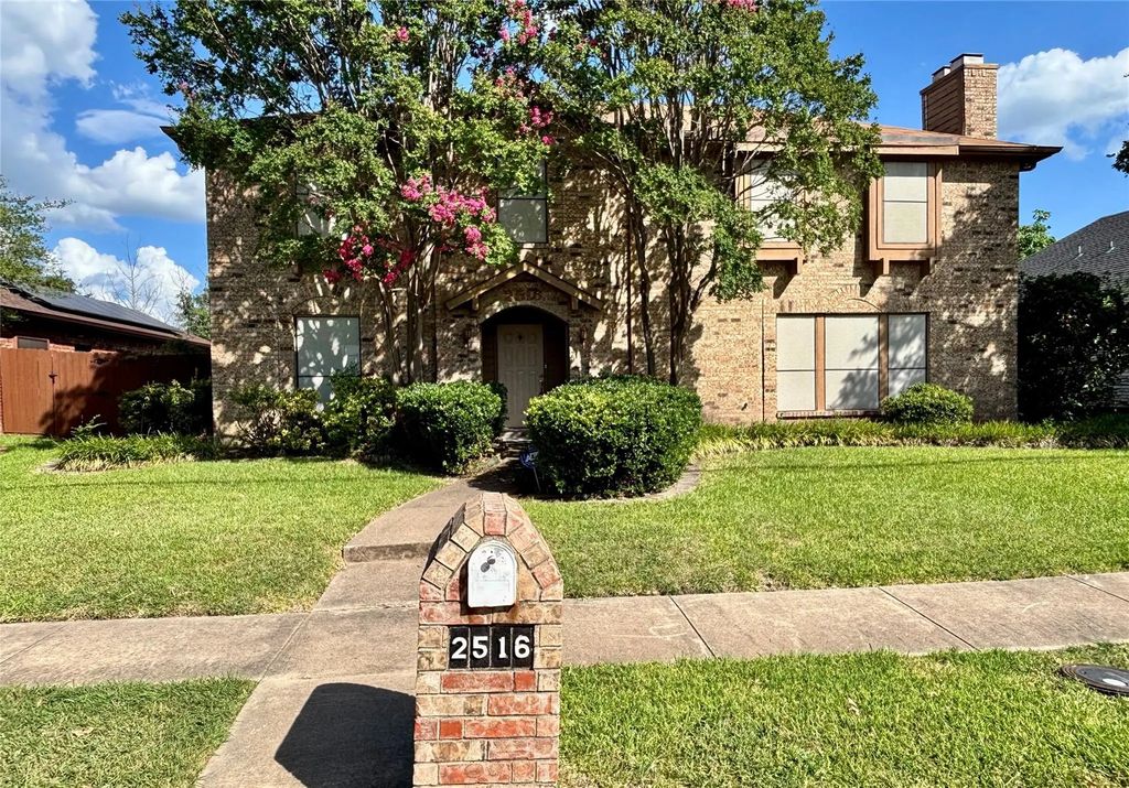 2516 Creek Crossing Road, Mesquite