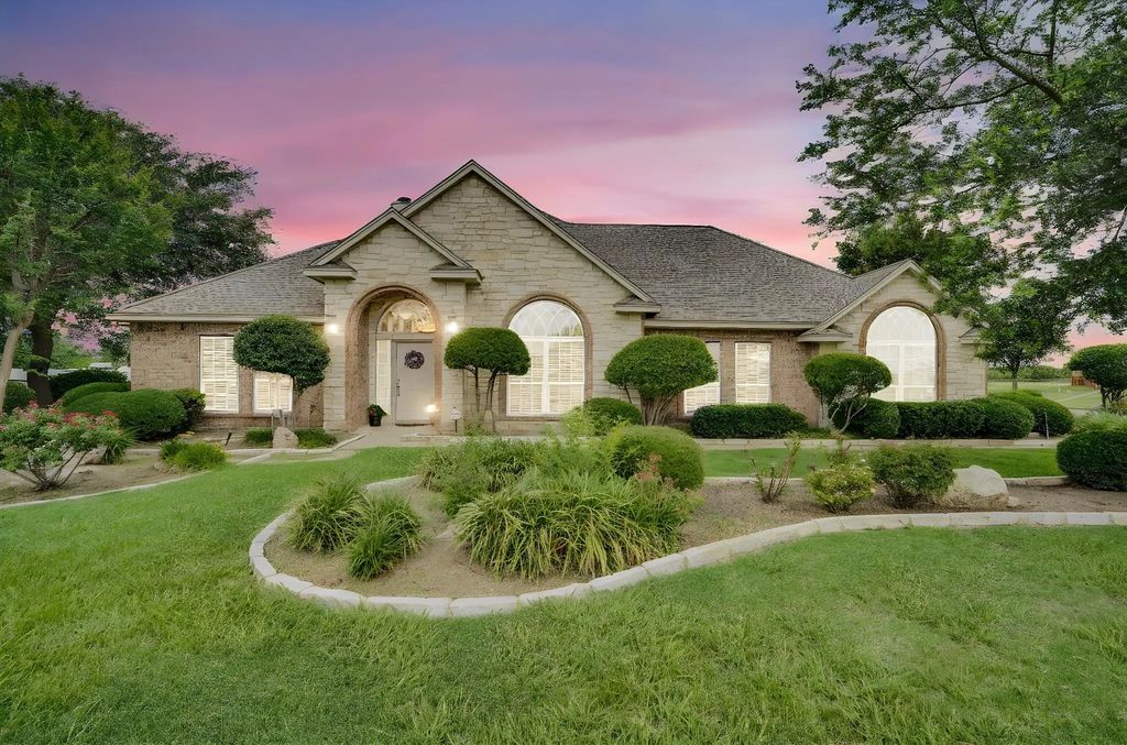 7810 Mavis Avenue, Waxahachie