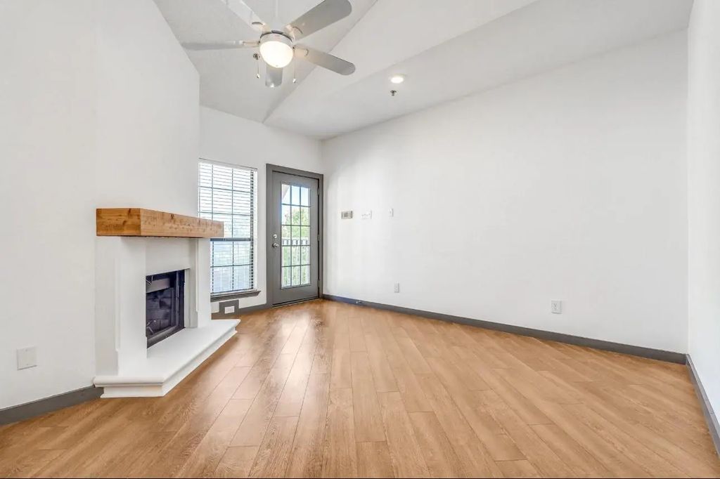 4800 W Lovers Lane 315, Dallas
